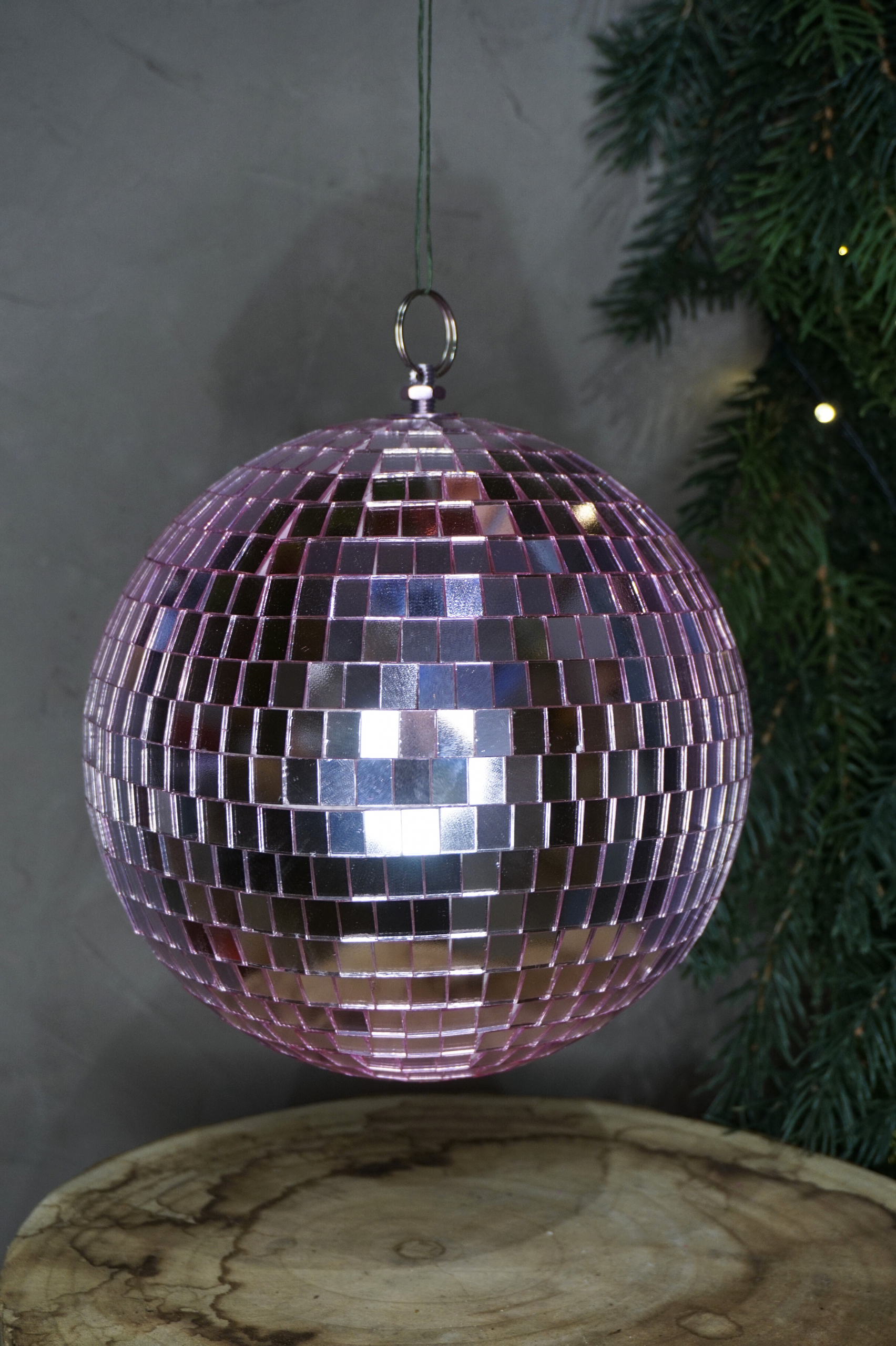 Alternative view of Decoración - Bola disco mediana rosa