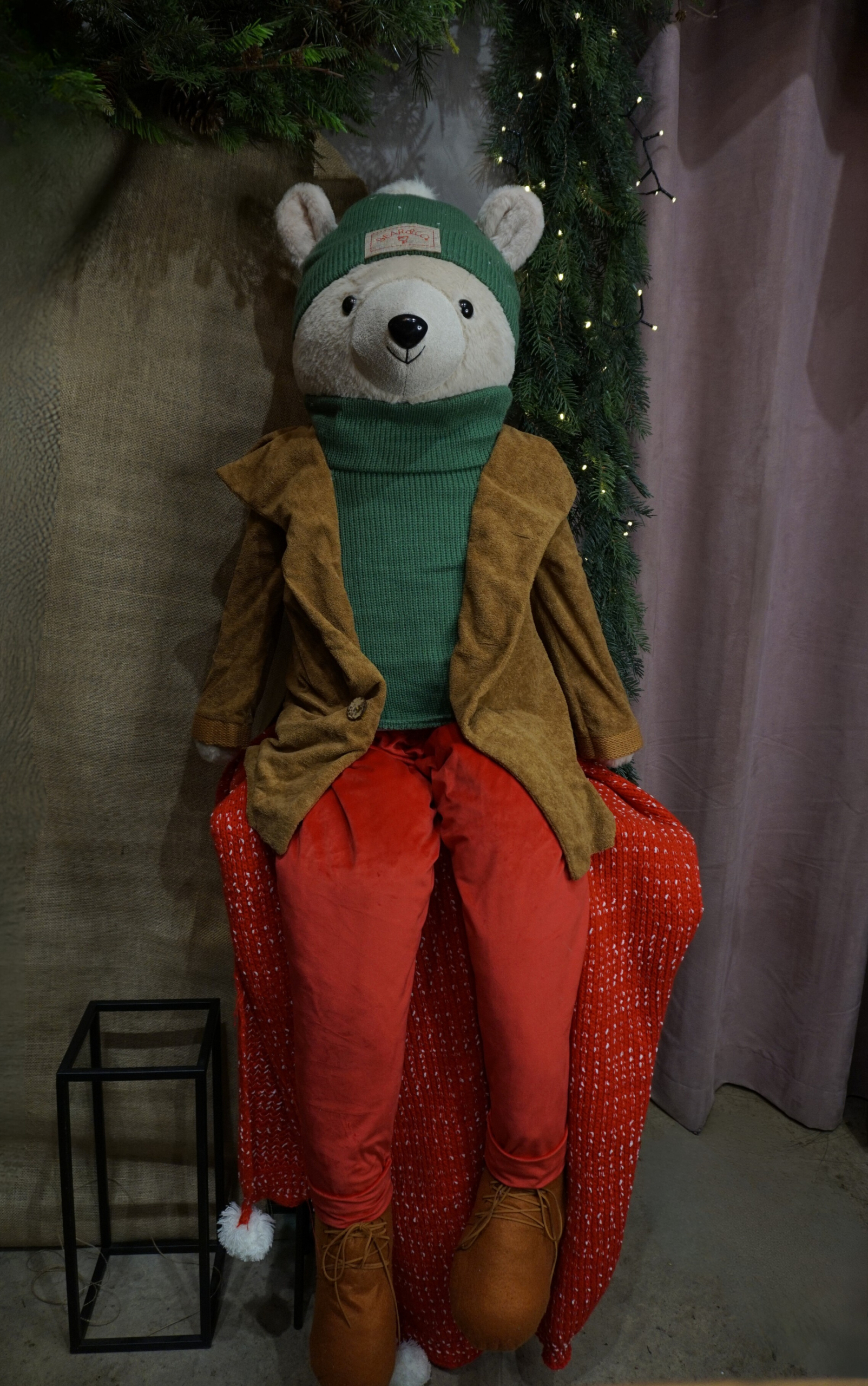 Peluche - Osito con ropa de invierno estilo urbano (Talla XXL)