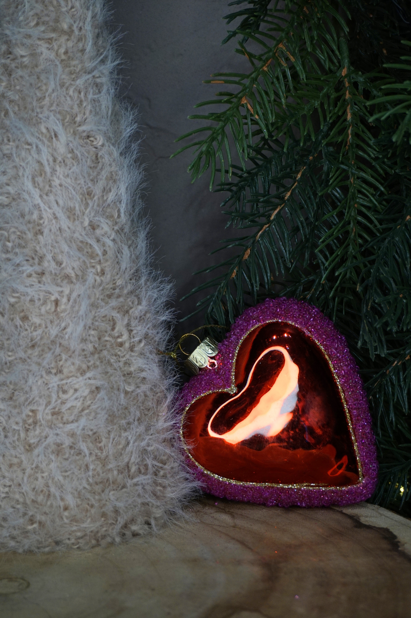 Alternative view of Adorno árbol - Corazón rosa y rojo