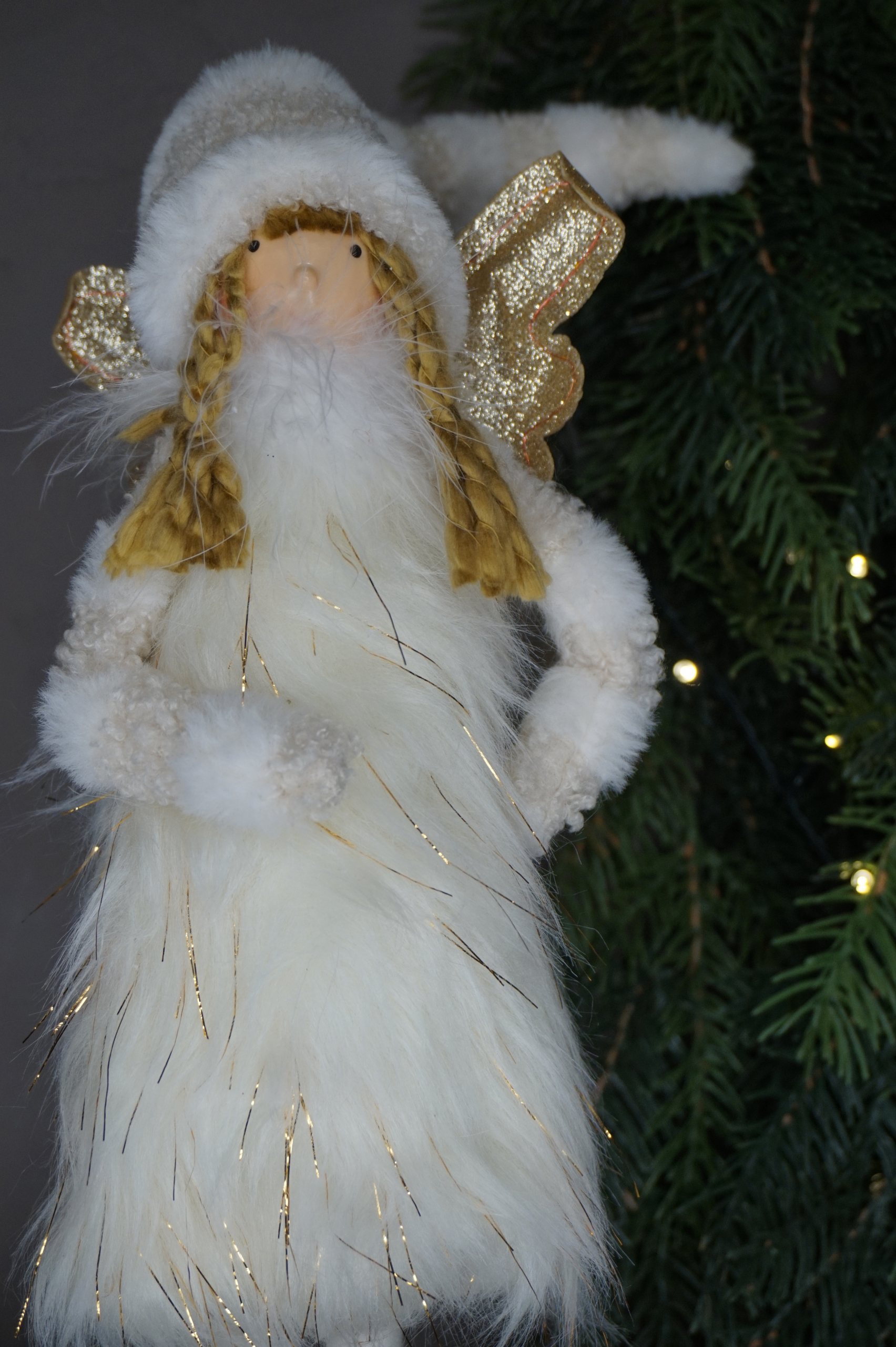 Ángel blanco alas doradas - Imagen 2