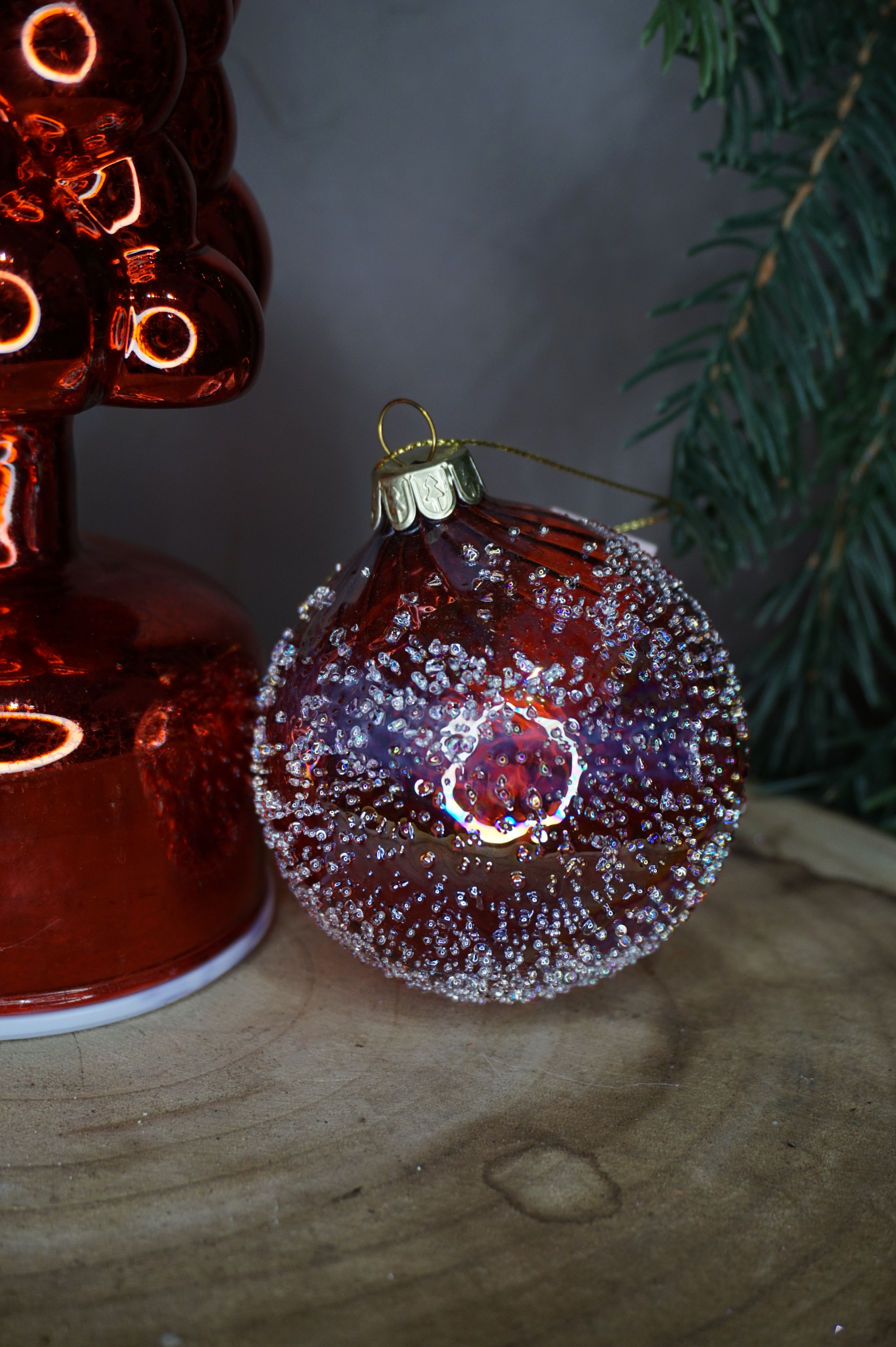 Adorno árbol - Bola de Navidad roja con relieve - Imagen 2