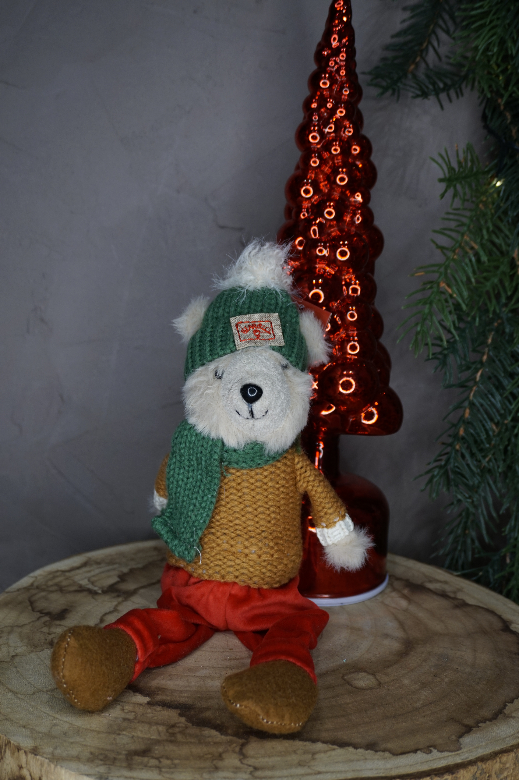 Alternative view of Peluche - Osito con ropa de invierno estilo urbano (Talla S)