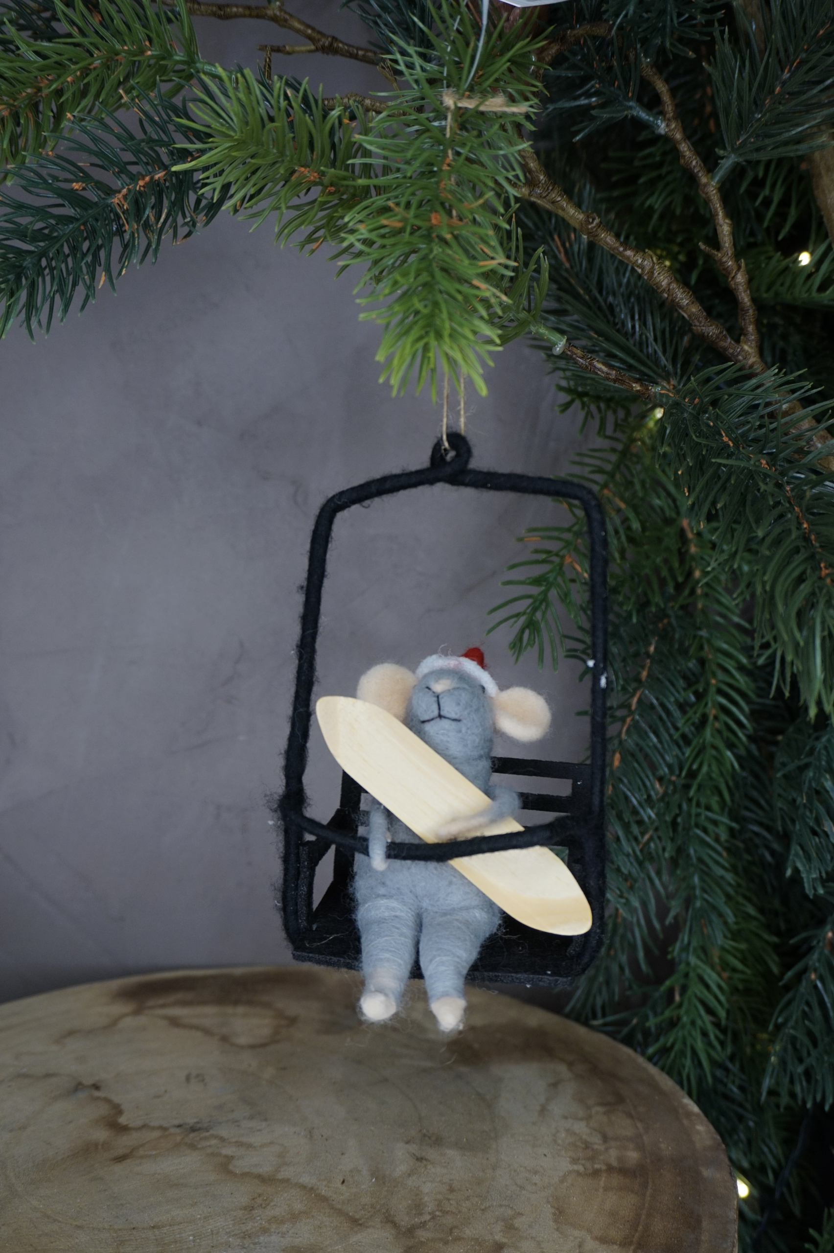 Adorno árbol - Ratoncito en telesilla snowboard - Imagen 2
