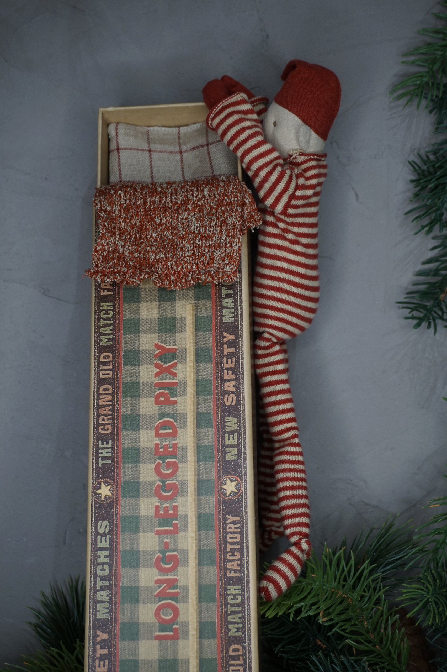 Maileg - Elfo travieso imantado - Imagen 5