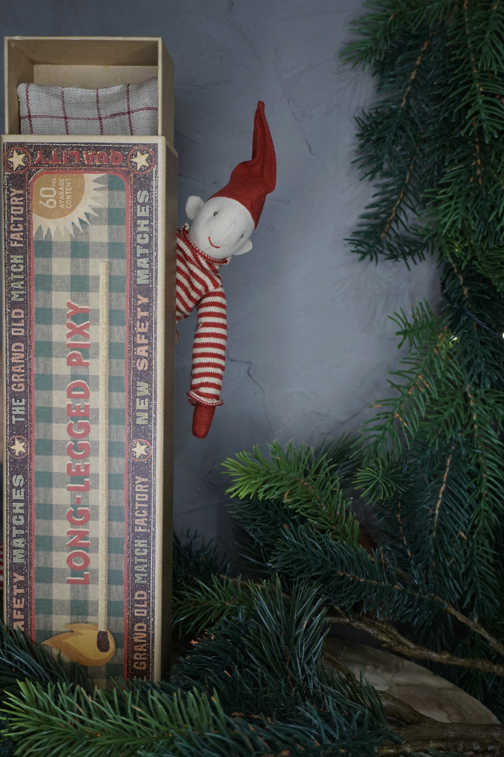 Maileg - Elfo travieso imantado - Imagen 3