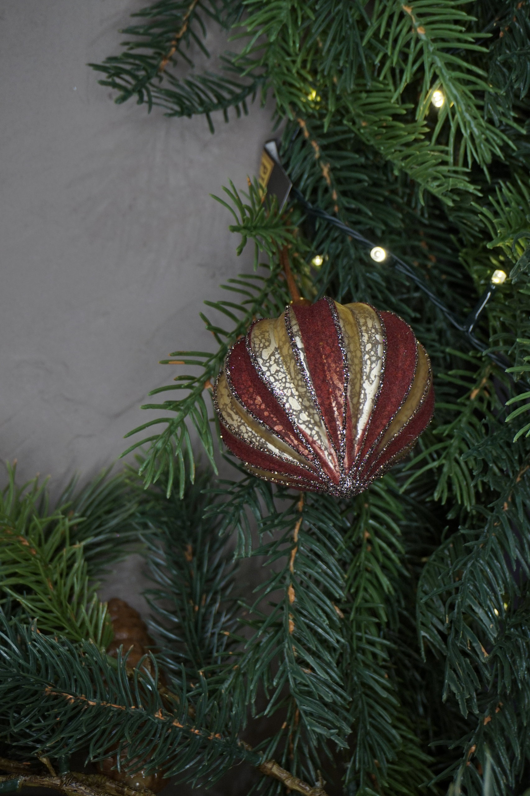Adorno árbol - Bola de Navidad diseño lágrima roja y dorada cristal - Imagen 2