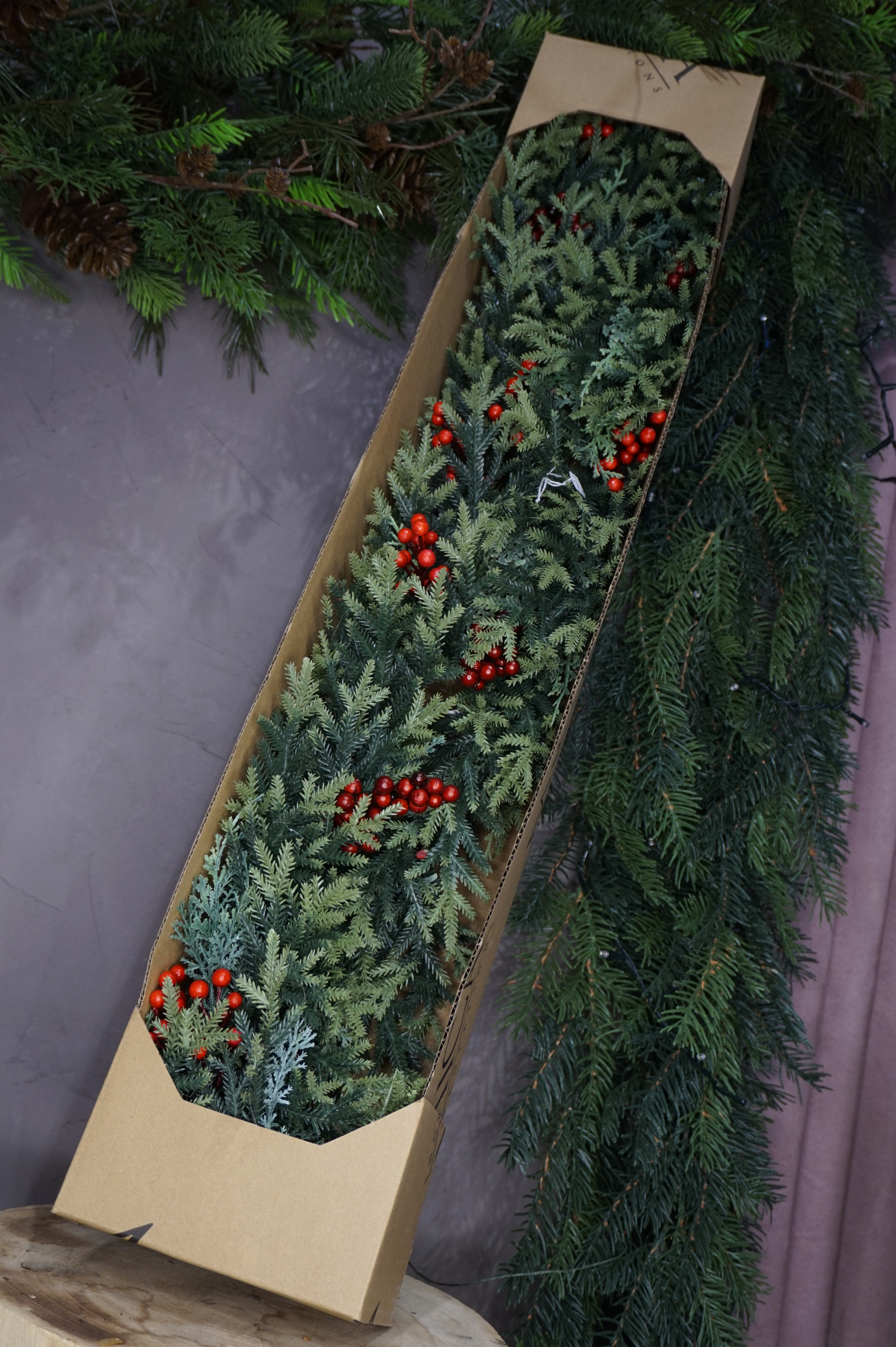 Decoración - Guirnalda elegante con bayas rojas - Imagen 3