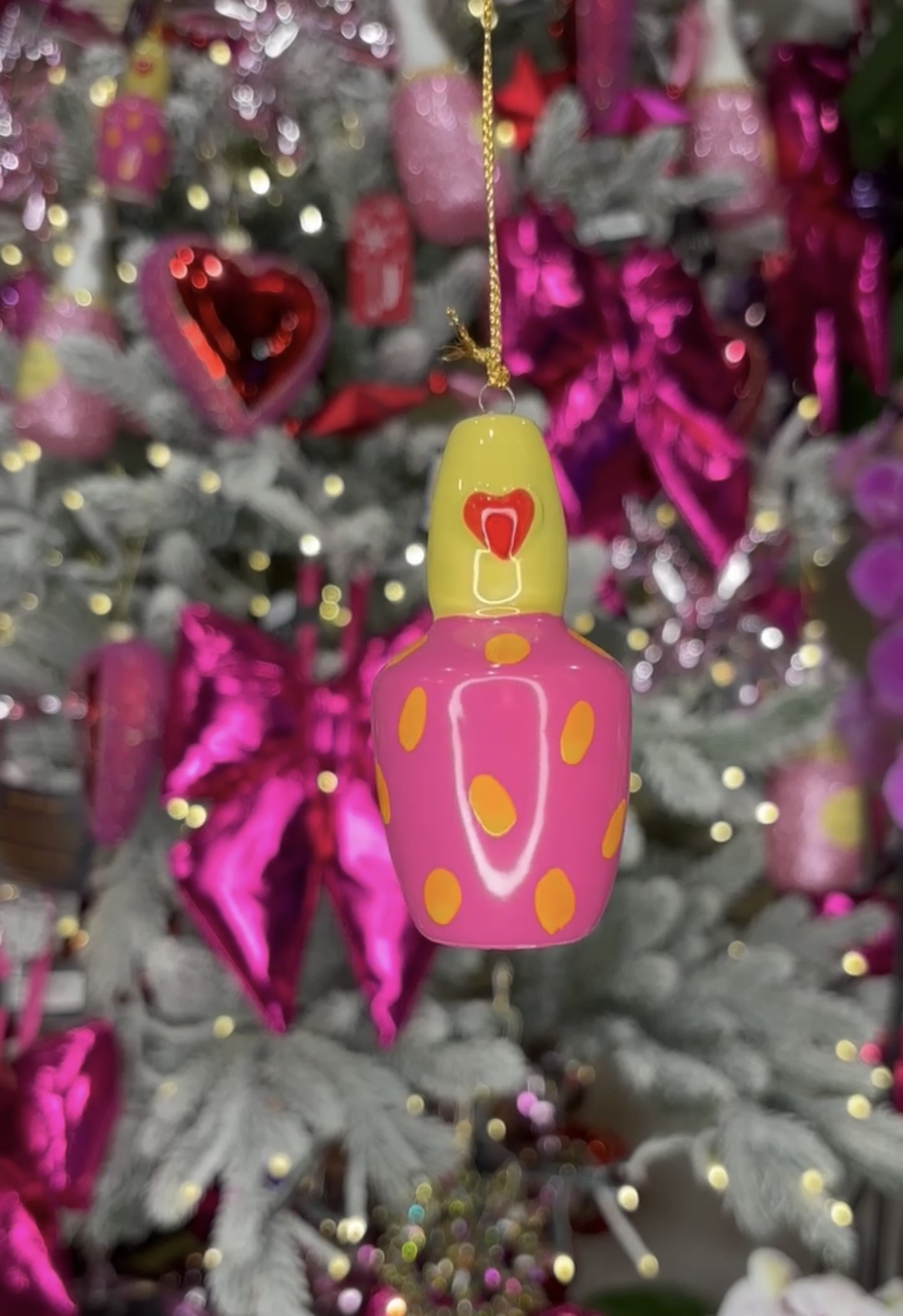 Adorno árbol - Pintauñas rosa