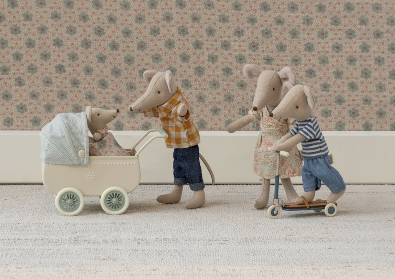 Carro con bebé ratón - Menta - Imagen 2