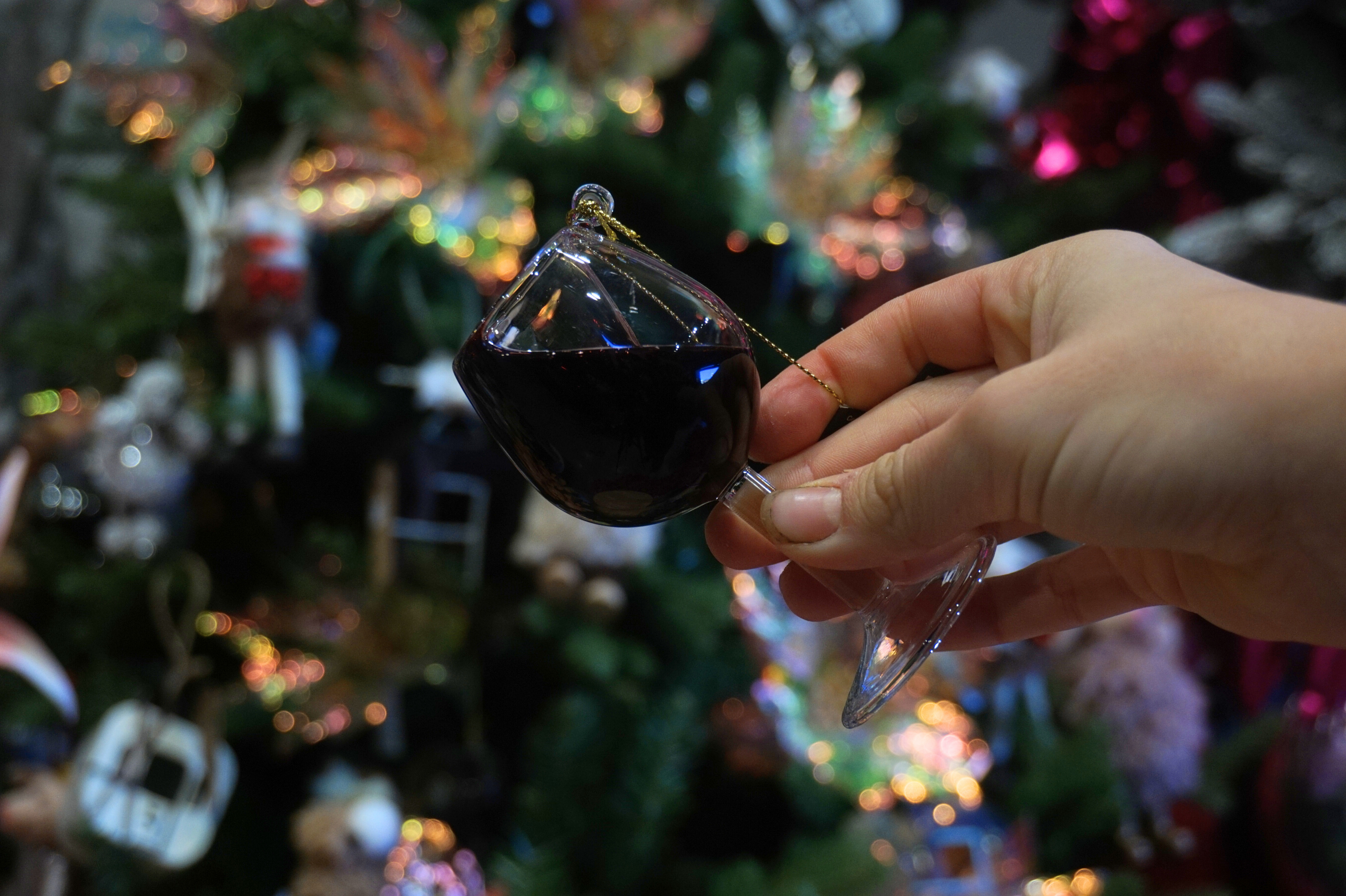 Copa de vino con líquido - Imagen 5