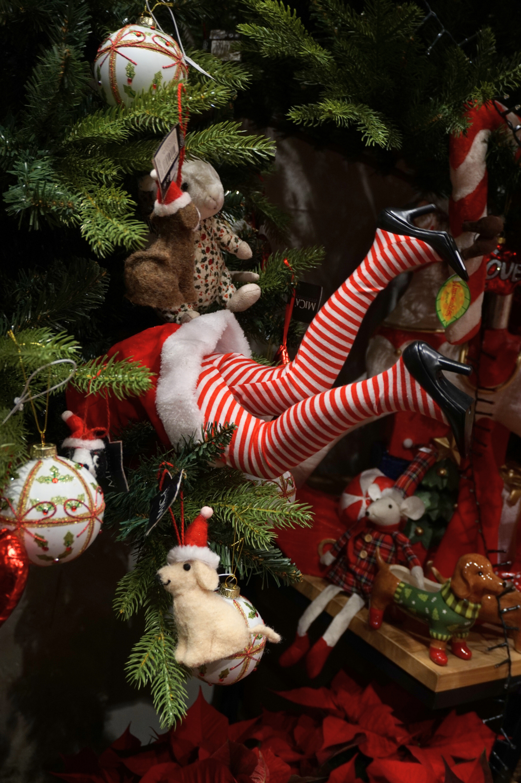 Decoración- Piernas de mujer navideñas - Imagen 3