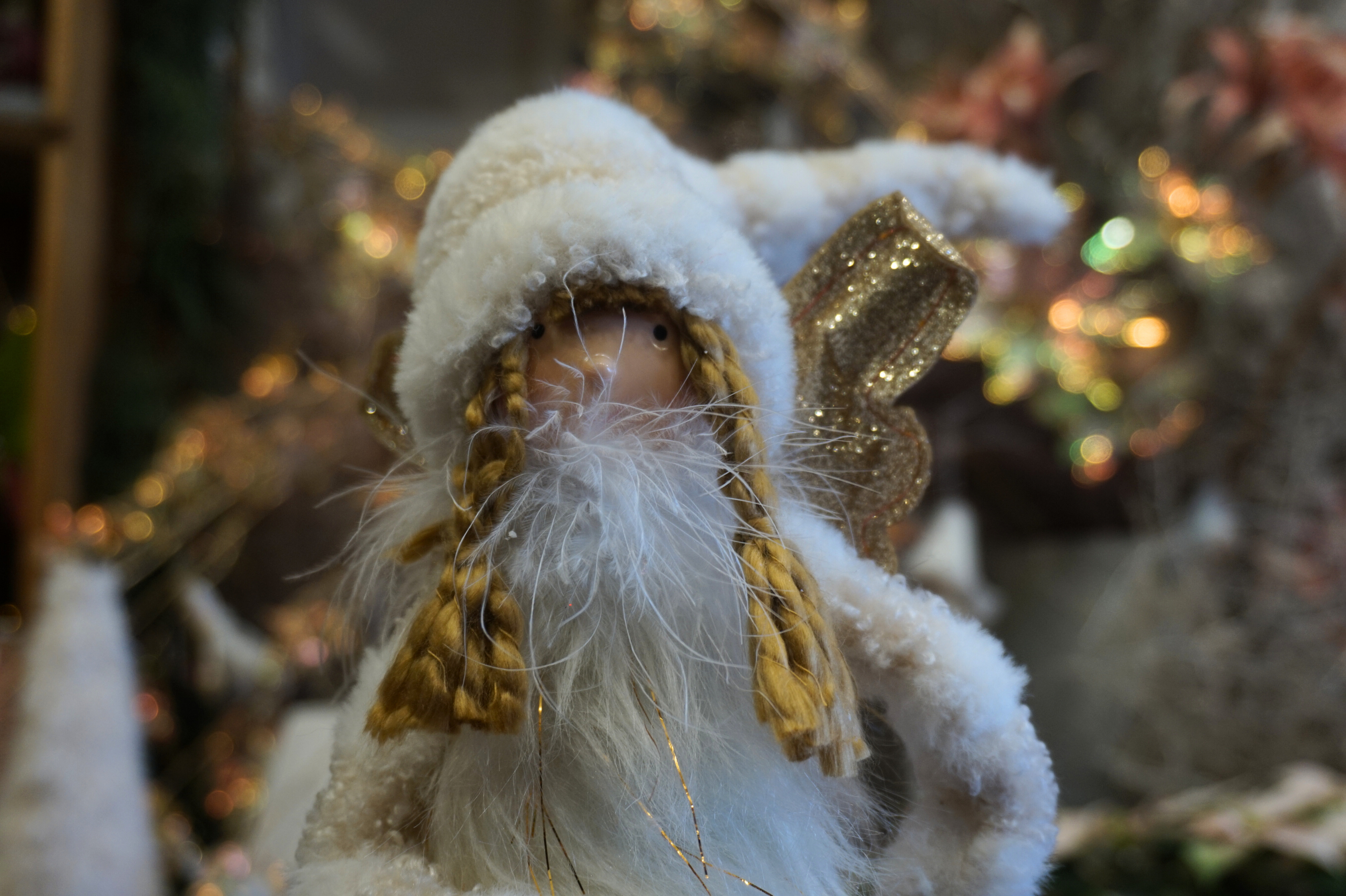 Ángel blanco alas doradas - Imagen 3