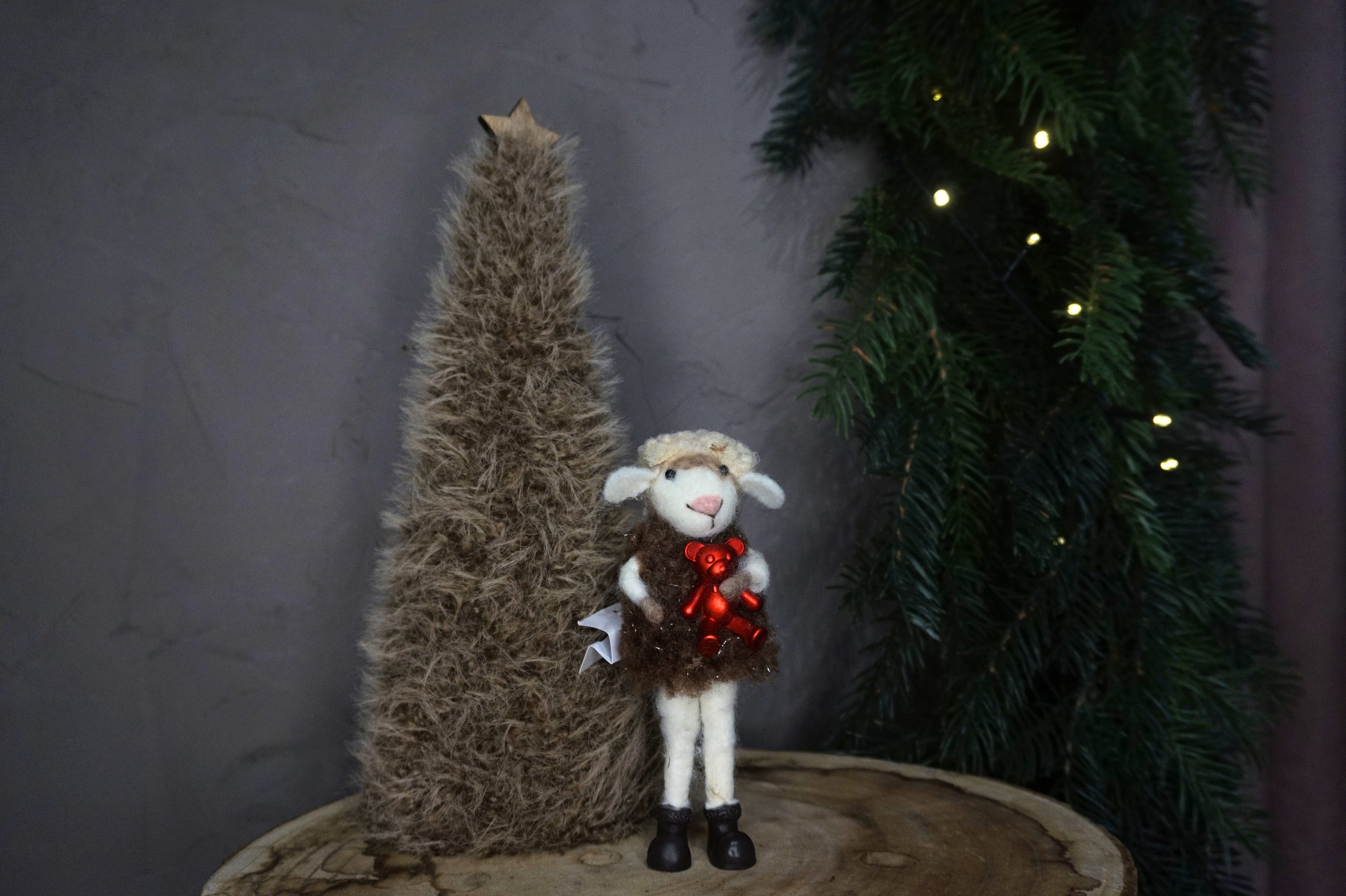 Oveja con peluche hecha a mano