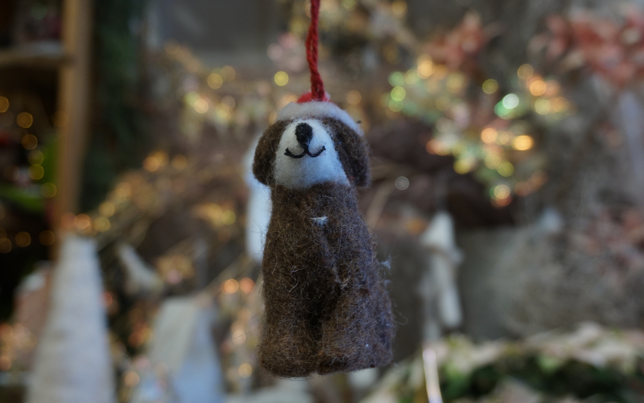 Adorno árbol - Perro marrón con gorro de Papá Noël - Imagen 3